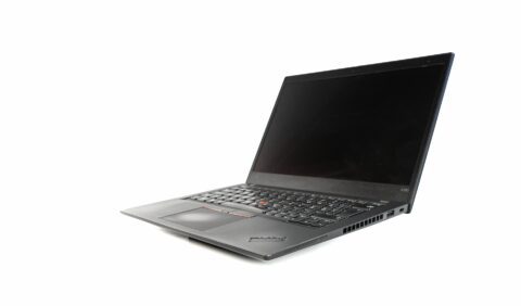 Lenovo-thinkpad-x390-2.jpg